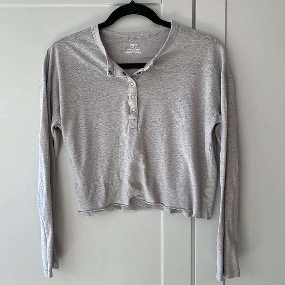 Aerie semi sheer gray Henley with snaps - Picture 2 of 5